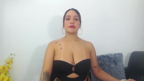 renatabrownn28 online show from 04/05/26, 09:39