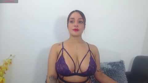 renatabrownn28 online show from 04/18/26, 07:01