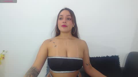 renatabrownn28 online show from 05/01/26, 05:56