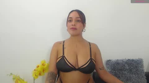 renatabrownn28 online show from 06/05/26, 06:42