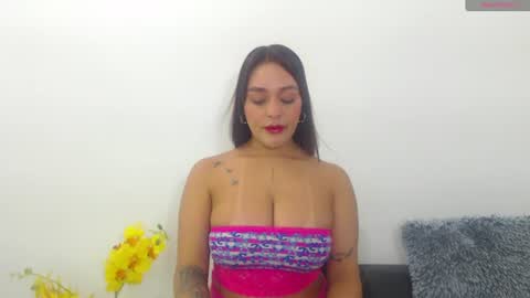 renatabrownn28 online show from 06/12/26, 11:09