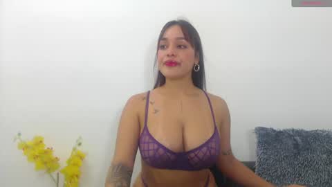 renatabrownn28 online show from 06/30/26, 04:24