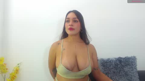renatabrownn28 online show from 07/07/26, 07:23