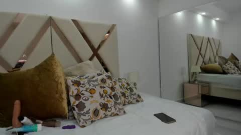 Renata online show from 06/19/26, 10:02