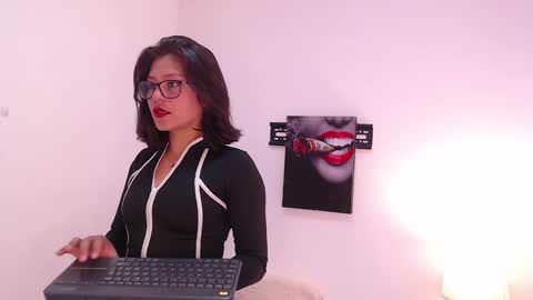 renataj online show from 10/27/25, 07:07