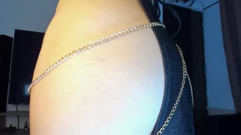 Renata online show from 10/25/25, 05:37