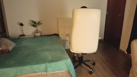 renaxi_smith online show from 11/30/25, 07:51