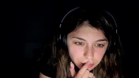 renee_loah online show from 05/28/26, 08:50