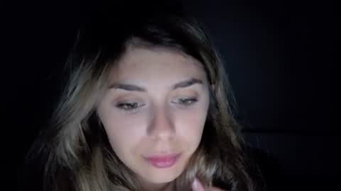 renee_loah online show from 06/11/26, 11:47