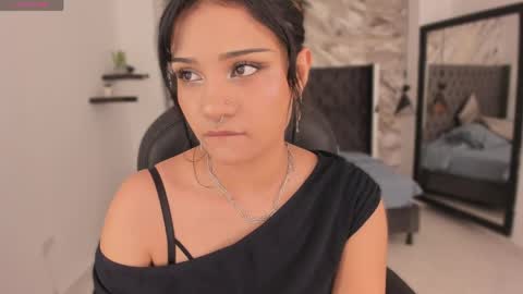 Snapshot of renee_shelby_ chatting on 04/15/26, 08:42 Renee Shelby online show from 04/15/26, 08:42