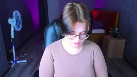 renee_turner online show from 12/05/24, 08:00