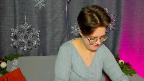 renee_turner online show from 12/15/24, 07:02