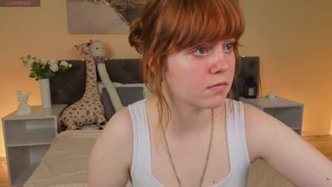 Snapshot of reneefoxy_ chatting on 06/09/26, 01:28 reneefoxy_ online show from 06/09/26, 01:28