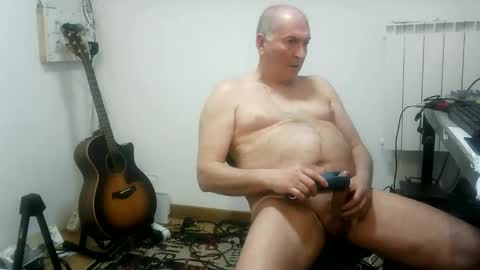 Snapshot of renefr chatting on 03/11/25, 11:59 renefr online show from 03/11/25, 11:59