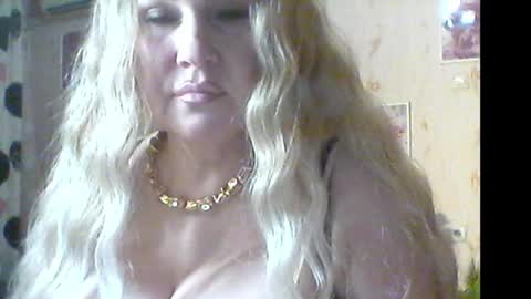 Snapshot of renelce chatting on 12/14/25, 08:24 renelce online show from 12/14/25, 08:24