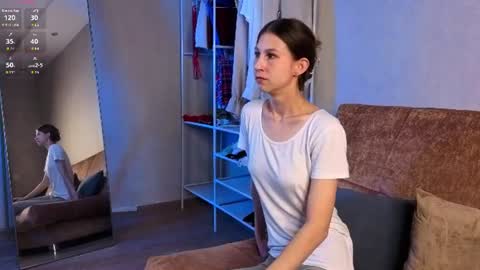 Snapshot of renettaschmeling chatting on 06/12/26, 05:12 Christina online show from 06/12/26, 05:12