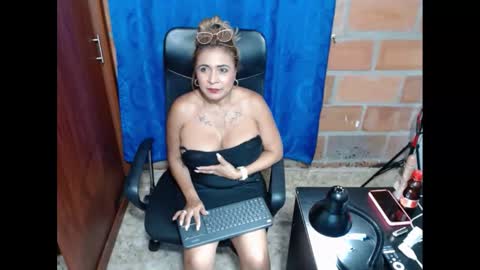 Rennata online show from 02/11/25, 02:25