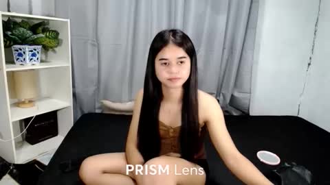 Snapshot of rennygurl chatting on 10/14/25, 03:29 rennygurl online show from 10/14/25, 03:29