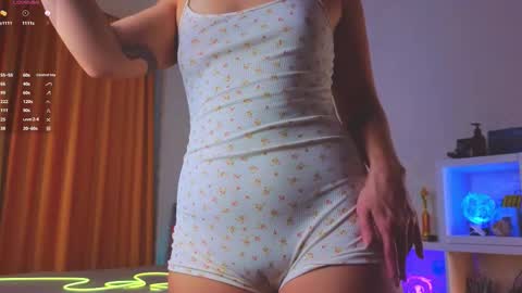 Snapshot of renochka chatting on 10/09/25, 01:09 renochka online show from 10/09/25, 01:09