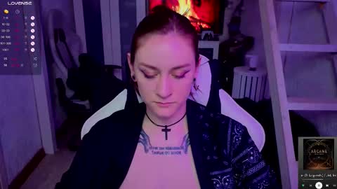 Rie online show from 11/08/25, 09:09