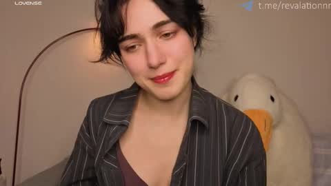 Snapshot of revalation_ chatting on 11/17/25, 04:35 Ewiwi online show from 11/17/25, 04:35