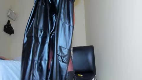 ROBERTA online show from 10/19/25, 09:43