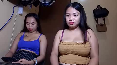 Snapshot of rhea_ann chatting on 12/19/25, 05:03 Rhea Ann online show from 12/19/25, 05:03
