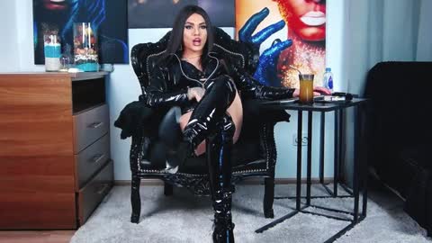 Snapshot of rheadespot chatting on 01/25/25, 01:08 Rhea online show from 01/25/25, 01:08