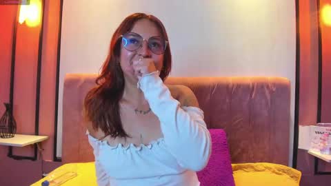 rhosyn_reyes online show from 12/15/24, 12:40