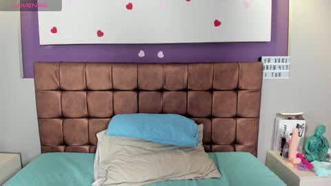 rhosyn_reyes online show from 02/13/25, 10:43