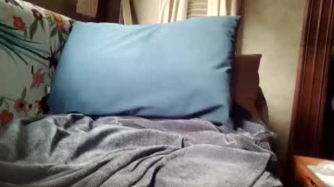 ri_tugger33 online show from 05/27/26, 07:22