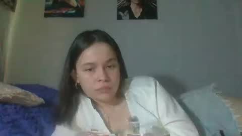 RiaLowelyt online show from 06/04/26, 12:00