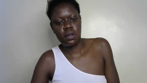 riana_sha online show from 10/28/25, 07:34