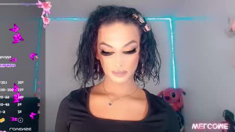 Snapshot of riannagarcia_ chatting on 11/01/25, 03:19 Rianna Garcia online show from 11/01/25, 03:19