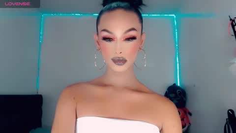 Snapshot of riannagarcia_ chatting on 11/15/25, 04:32 Rianna Garcia online show from 11/15/25, 04:32