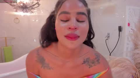 Snapshot of riby_ chatting on 10/19/25, 07:14 riby online show from 10/19/25, 07:14