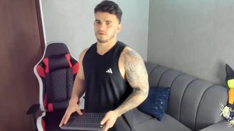 ricardogonzalez666 online show from 12/04/24, 12:30