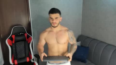 ricardogonzalez666 online show from 12/21/24, 05:40