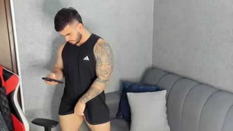 ricardogonzalez666 online show from 01/03/25, 11:44
