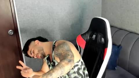 ricardogonzalez666 online show from 10/18/25, 02:36