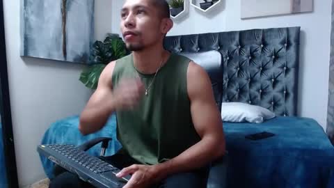 Snapshot of richar_voller chatting on 11/15/25, 11:18 richar_voller online show from 11/15/25, 11:18