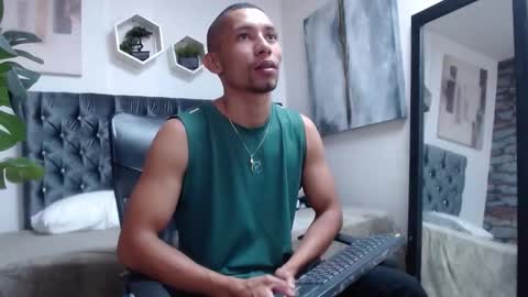 Snapshot of richar_voller chatting on 12/22/25, 11:18 richar_voller online show from 12/22/25, 11:18