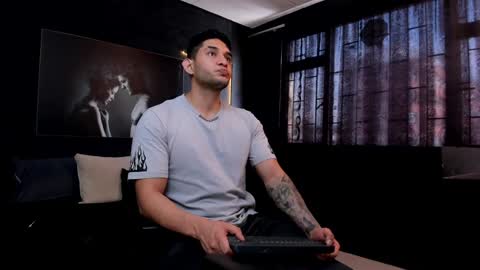 Snapshot of richard_milleer chatting on 02/05/25, 01:22 Ricardo online show from 02/05/25, 01:22