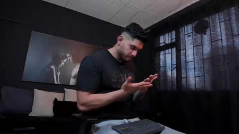 Snapshot of richard_milleer chatting on 02/17/25, 12:38 Ricardo online show from 02/17/25, 12:38