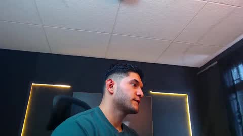 Snapshot of richard_milleer chatting on 09/15/25, 01:44 Ricardo online show from 09/15/25, 01:44