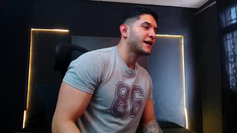 Snapshot of richard_milleer chatting on 09/17/25, 01:57 Ricardo online show from 09/17/25, 01:57