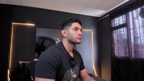 Snapshot of richard_milleer chatting on 09/20/25, 02:18 Ricardo online show from 09/20/25, 02:18