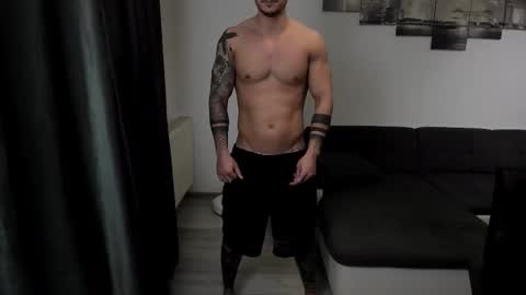 Snapshot of richarddarell chatting on 11/03/25, 05:42 RichardDarell online show from 11/03/25, 05:42