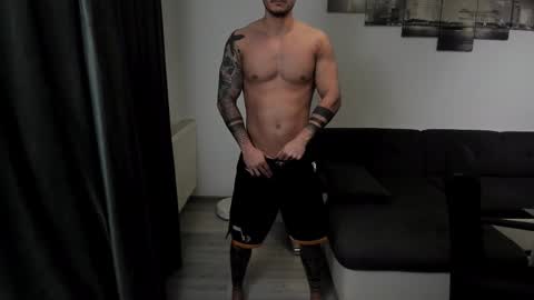 Snapshot of richarddarell chatting on 11/06/25, 05:30 RichardDarell online show from 11/06/25, 05:30