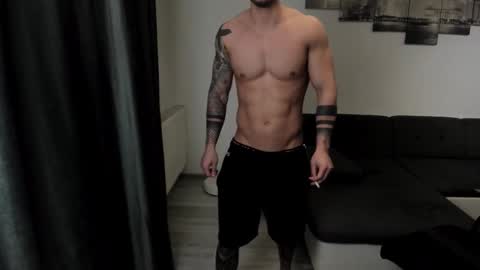 Snapshot of richarddarell chatting on 11/27/25, 06:37 RichardDarell online show from 11/27/25, 06:37